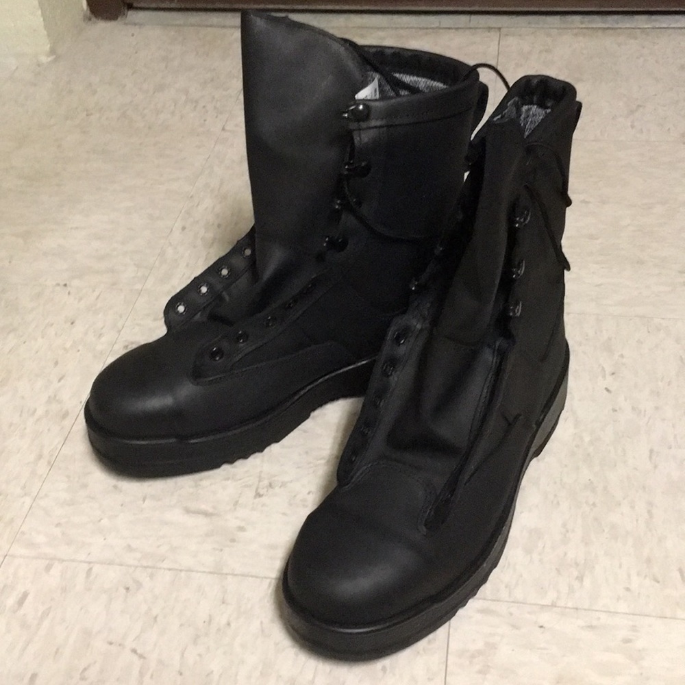 Black steal toe books